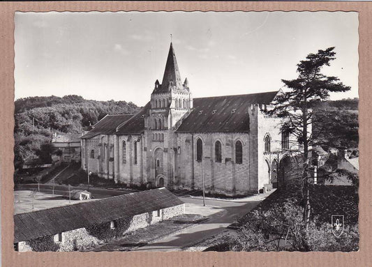 CARTE POSTALE CPSM NOIR & BLANC / TREVES-CUNAULT EGLISE NOTRE-DAME