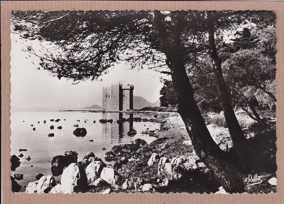 CPSM BLACK &amp; WHITE POSTCARD / CANNES LERINS ISLANDS MONASTERY ST-HONORAT ISLAND 