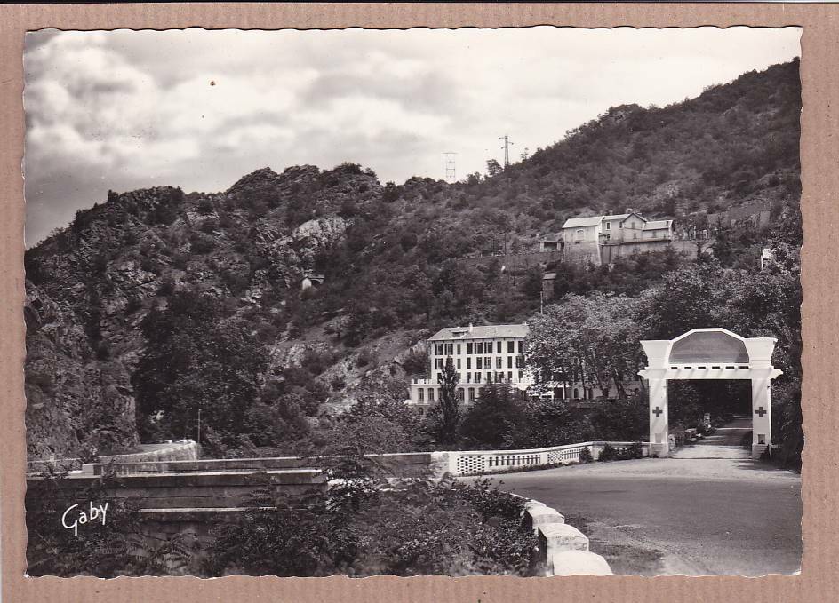 CPSM BLACK &amp; WHITE POSTCARD / THUES-LES-BAINS THERMAL ESTABLISHMENT 