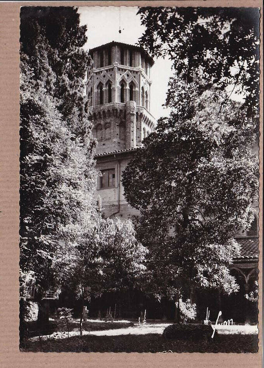CPSM BLACK &amp; WHITE POSTCARD / TOULOUSE THE MUSEUM GARDEN 