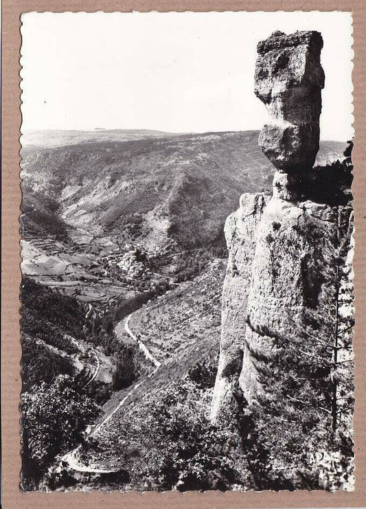 CARTE POSTALE CPSM NOIR & BLANC / GORGES DU TARN LE ROZIER LE VASE DE SEVRES