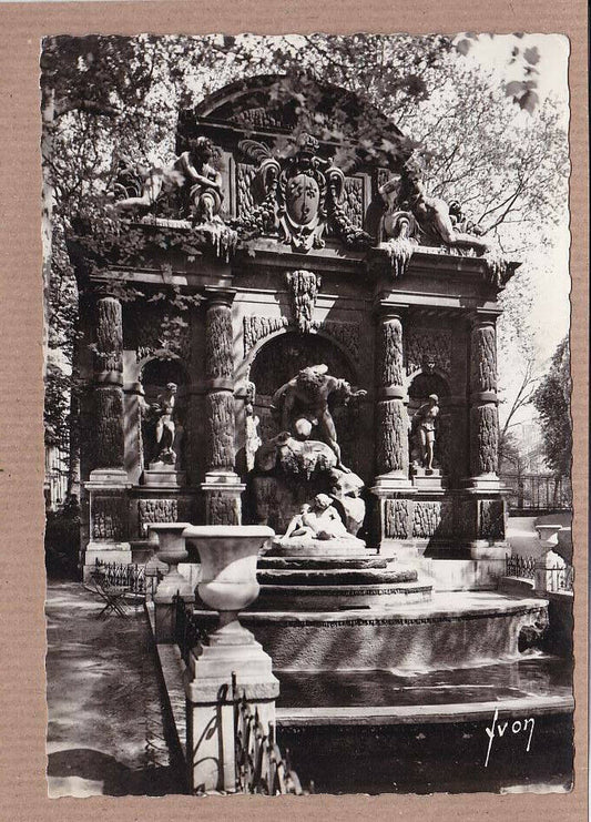 CARTE POSTALE CPSM NOIR & BLANC / PARIS JARDIN DU LUXEMBOURG FONTAINE MEDICIS