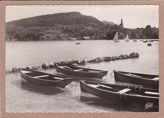 CARTE POSTALE CPSM NOIR & BLANC / ANNECY VUE SUR LE LAC ET LE MONASTERE