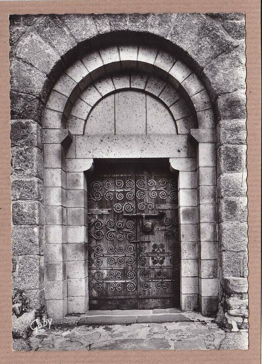 CARTE POSTALE CPSM NOIR & BLANC / COUSTOUGES LE PORTAIL EXTERIEUR