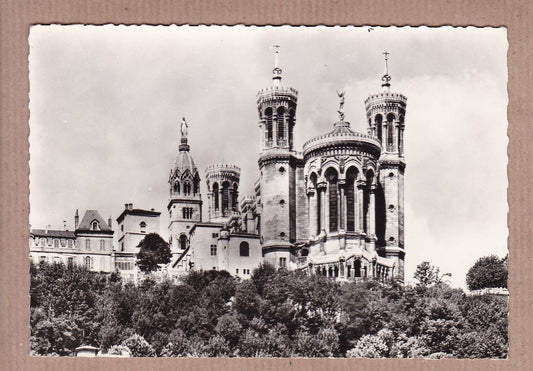 CARTE POSTALE CPSM NOIR & BLANC / LYON LES TOURS DE LA BASILIQUE ND DE FOURVIERE