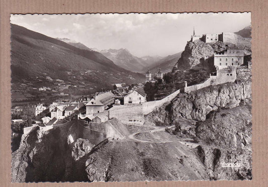 CARTE POSTALE CPSM NOIR & BLANC / BRIANCON LE CHATEAU