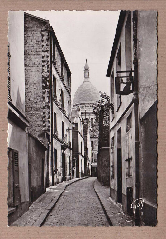 CARTE POSTALE CPSM NOIR & BLANC / PARIS RUE SAINT-RUSTIQUE DOME SACRE-COEUR
