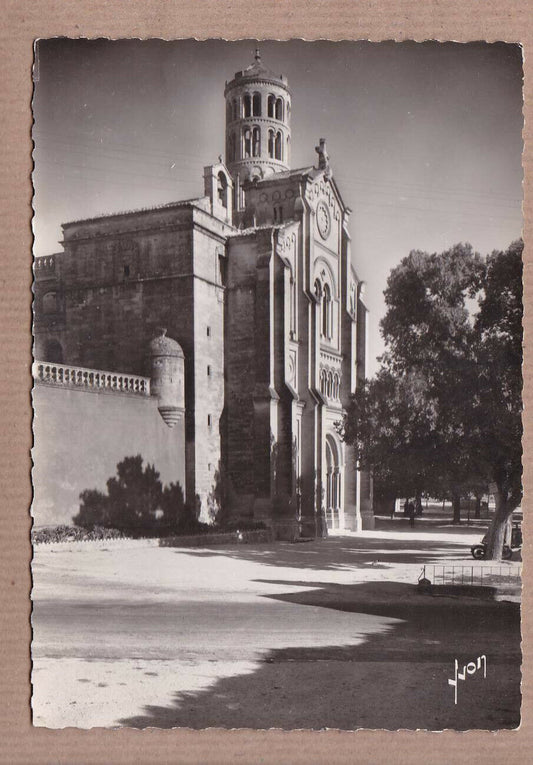CARTE POSTALE CPSM NOIR & BLANC / UZES GARD CATHEDRALE ST-THEODORIT (1958)