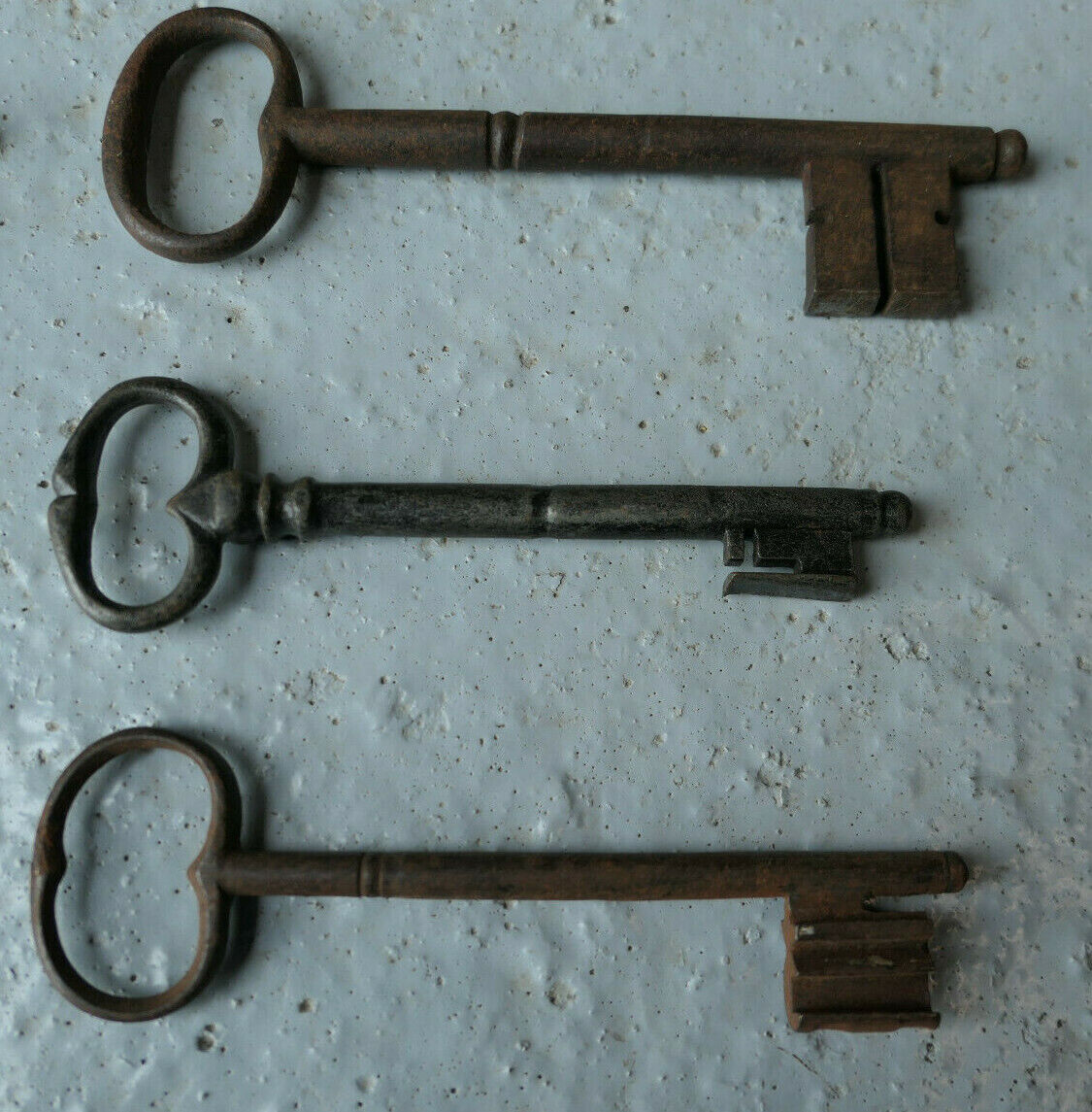 LOT DE 6 TRES ANCIENNES GRANDES CLES CLEFS CHATEAU XVIII XIX ANTIQUE KEYS DECO