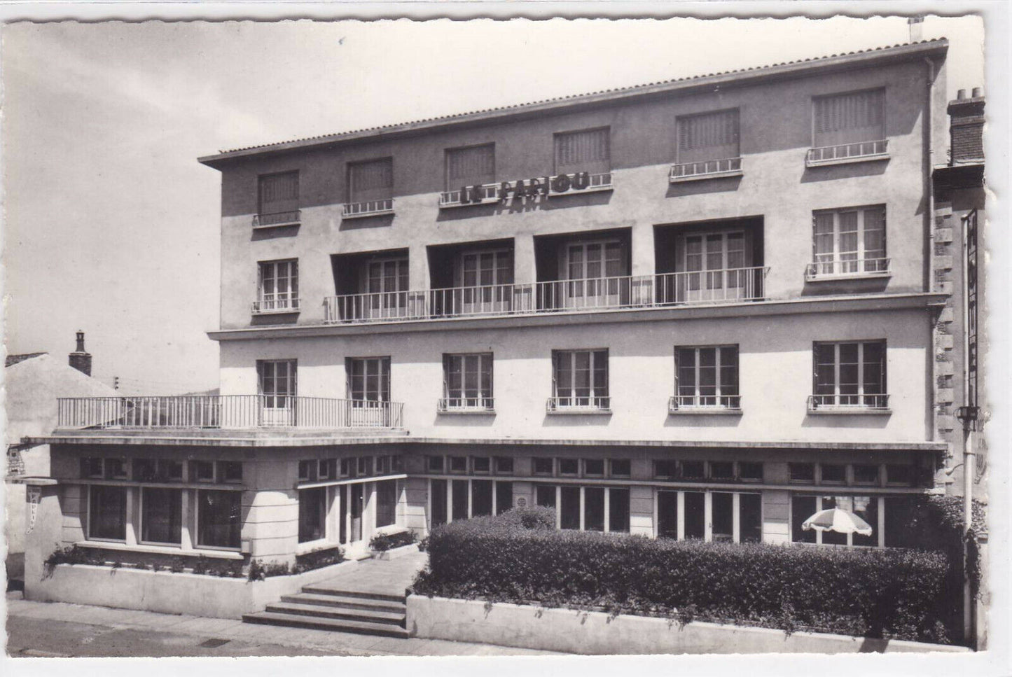 CPSM BLACK &amp; WHITE POSTCARD HOTEL RESTAURANT LE PARIOU ROUTE DE CLERMONT 