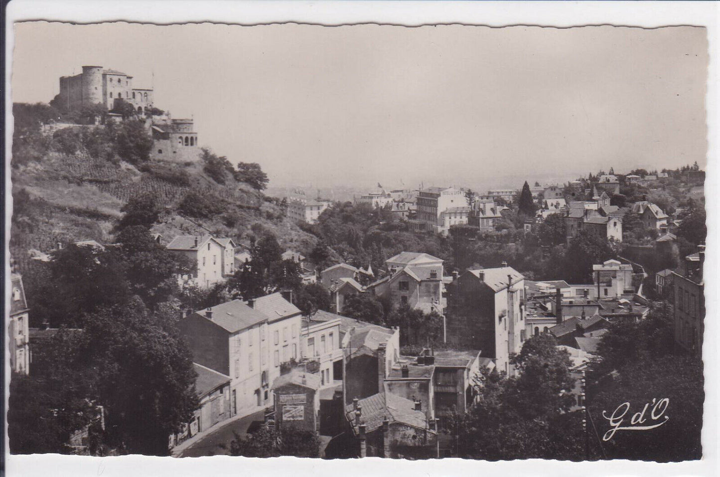 CARTE POSTALE NOIR & BLANC CPSM ROYAT HOTELS DANS LA VALLEE