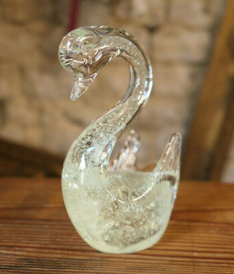 CYGNE EN VERRE AVEC INCLUSIONS / SUJET OBJET DE VITRINE DECORATIF DECO OISEAU