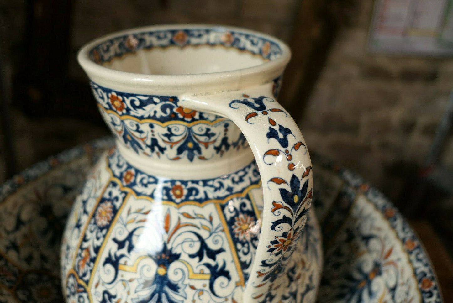 SERVICE DE TOILETTE EN FAIENCE DE GIEN DECOR ROUEN EPOQUE XIXe SIECLE