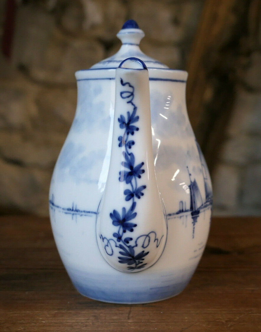 PETITE THEIERE VERSEUSE EN FAIENCE DECOR MOULIN ET BATEAUX DELFT HOLLAND TEA POT