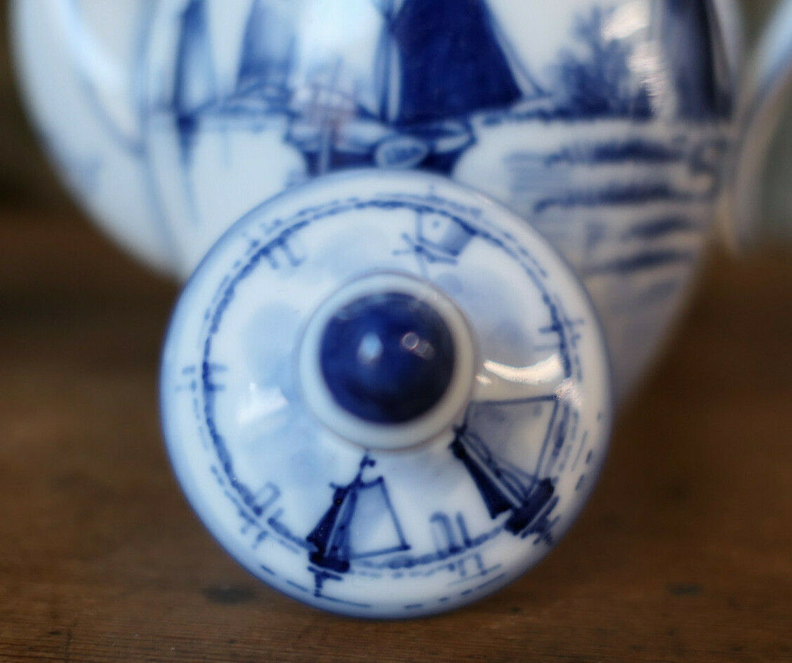 PETITE THEIERE VERSEUSE EN FAIENCE DECOR MOULIN ET BATEAUX DELFT HOLLAND TEA POT