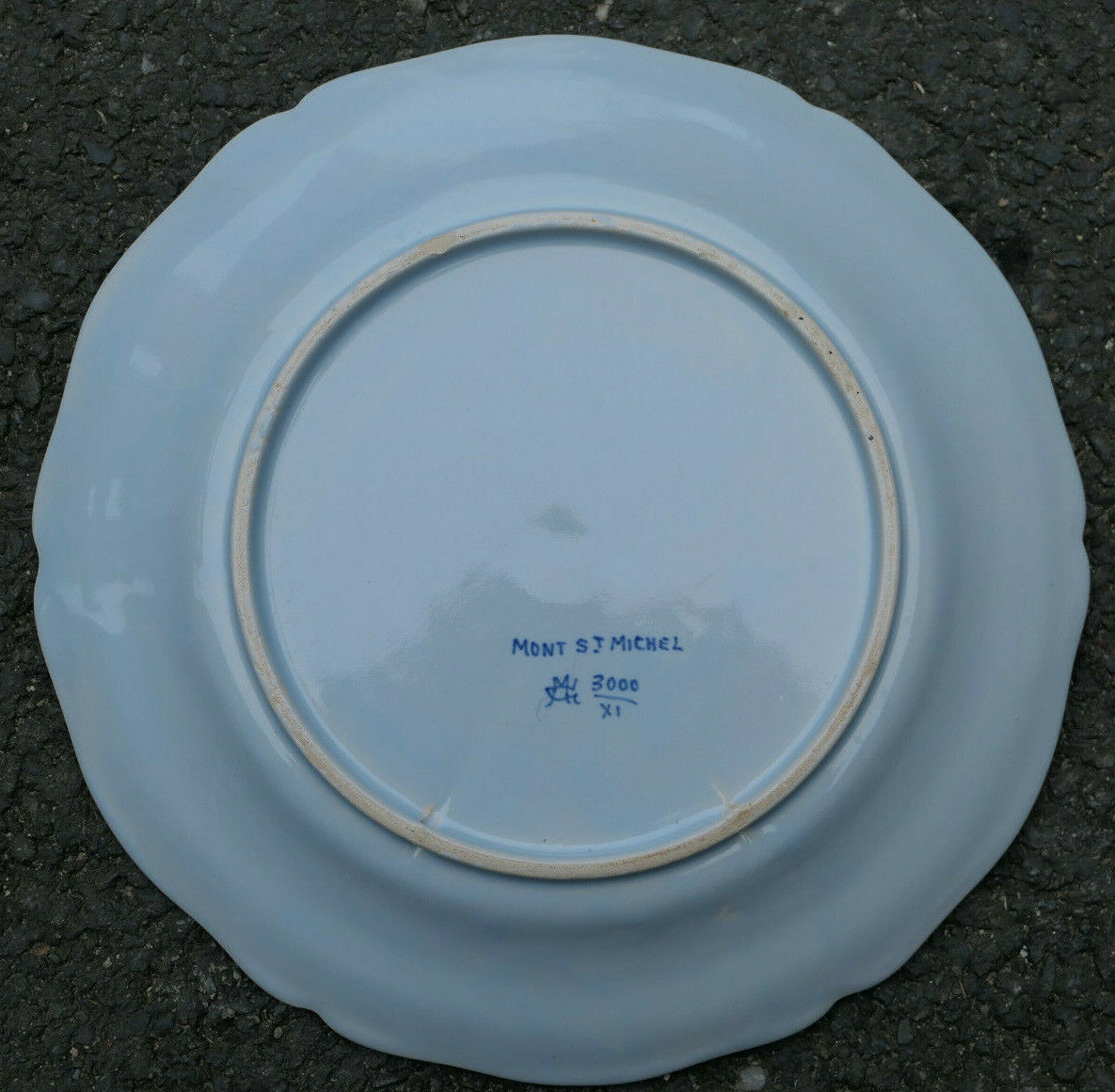 ANCIENNE ASSIETTE FAIENCE DECORATIVE MONT-SAINT-MICHEL BLASON LIONS ABBAYE