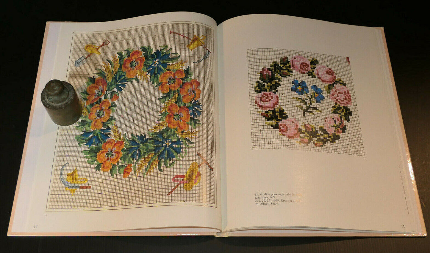 FLEURS ET FRUITS POINT DE CROIX / REGINE DEFORGES GENEVIEVE DORMANN / 1994