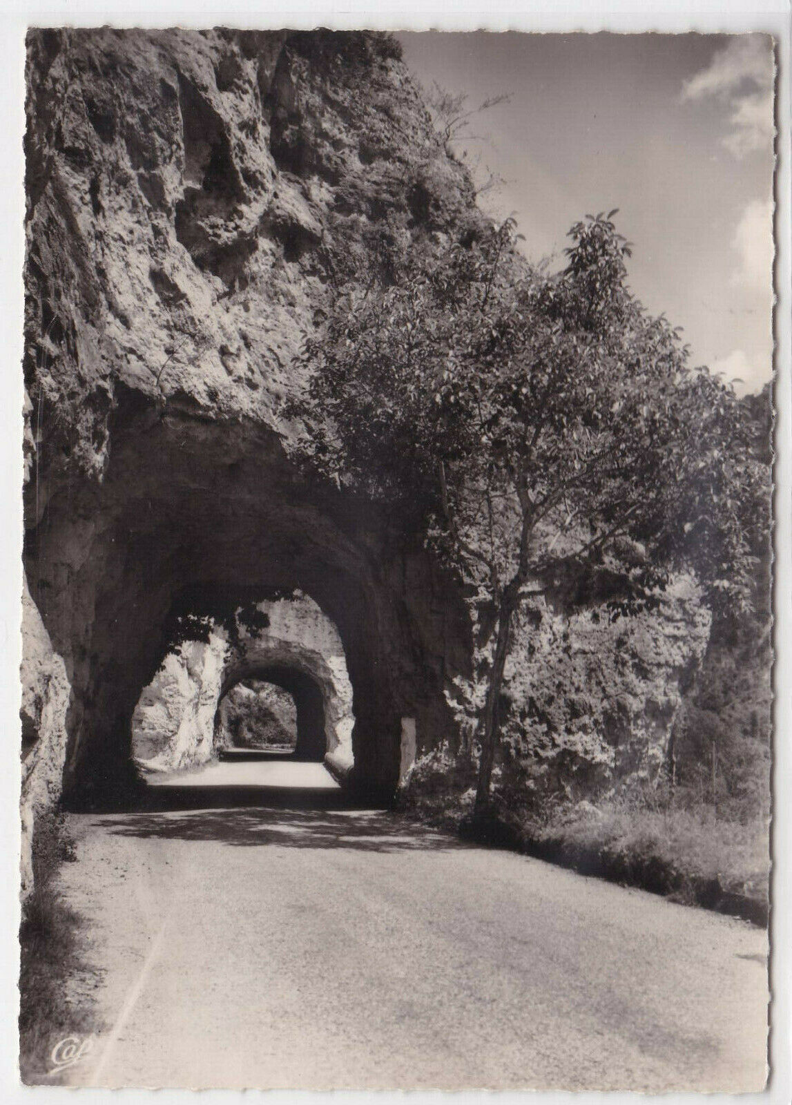 BLACK &amp; WHITE POSTCARD CPSM GORGES DU TARN LES DEUX PORTES 