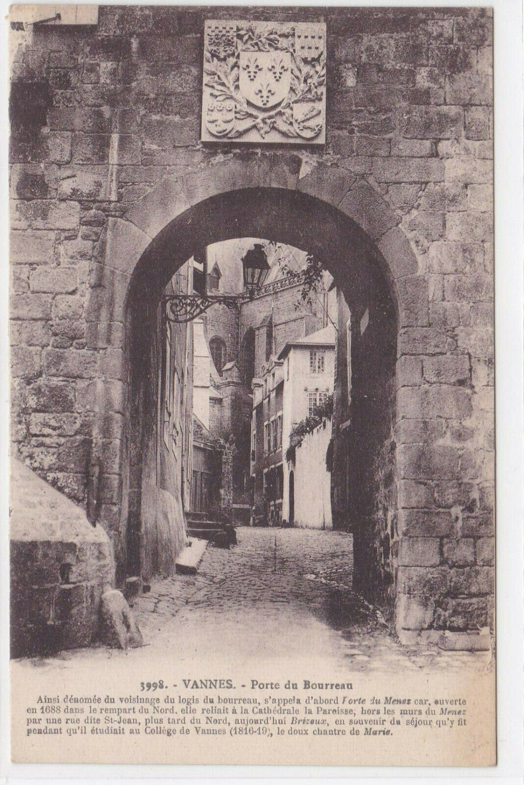 OLD POSTCARD CPA VANNES EXECUTIONER'S DOOR 