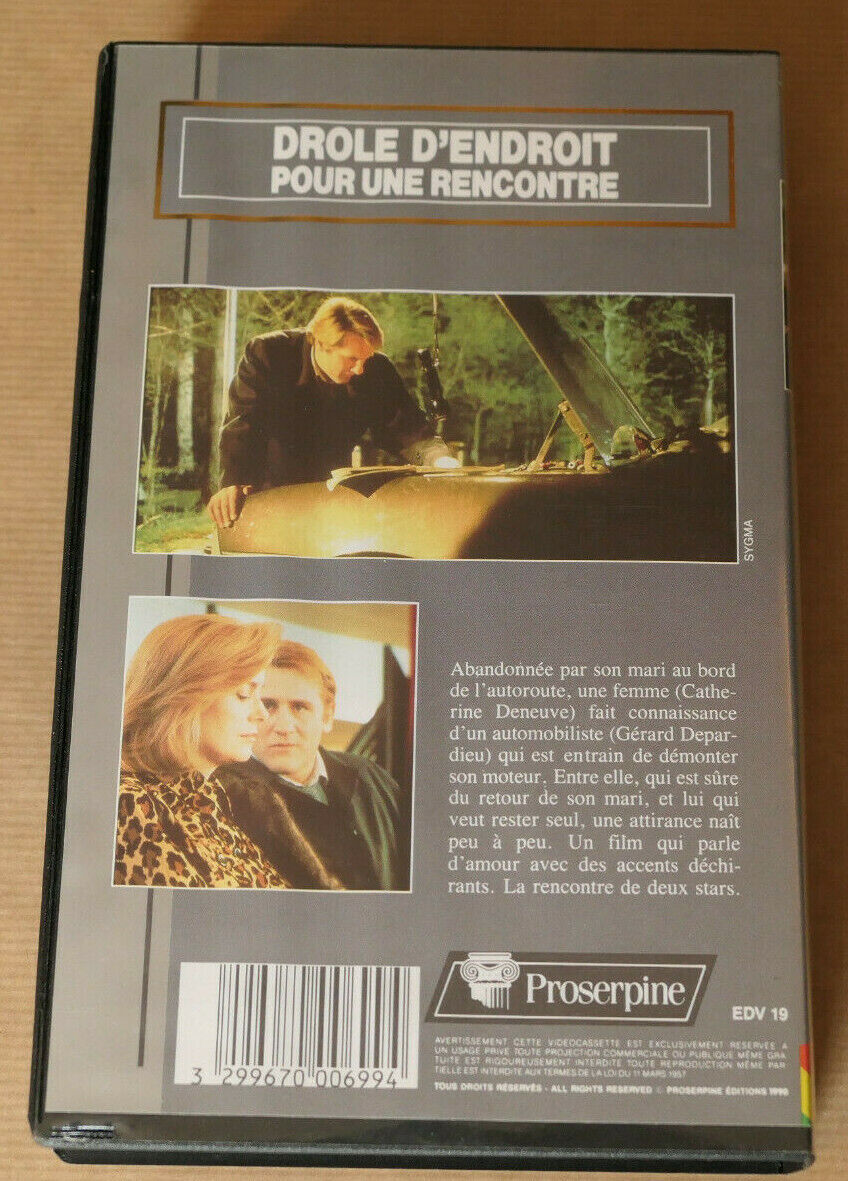 VHS CASSETTE VIDEO DROLE D'ENDROIT POUR UNE RENCONTRE DUPEYRON DENEUVE DEPARDIEU