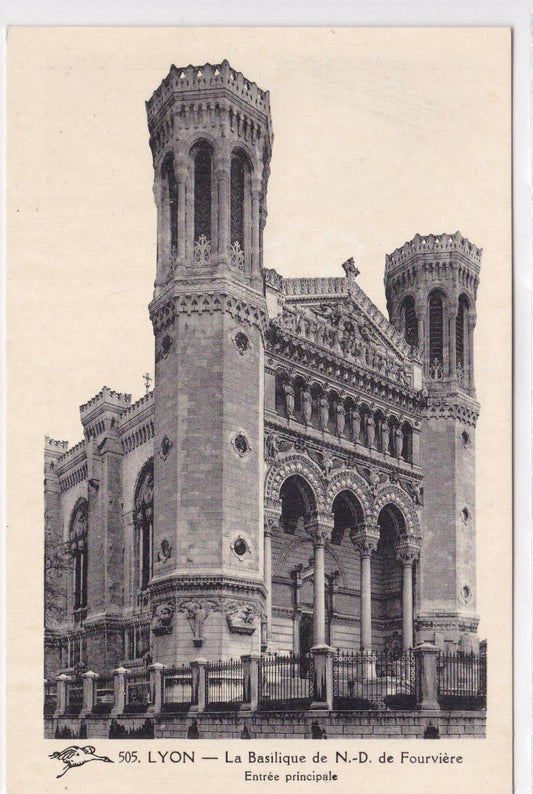 CARTE POSTALE ANCIENNE LYON LA BASILIQUE DE N.-D. DE FOURVIERE ENTREE PRINCIPALE