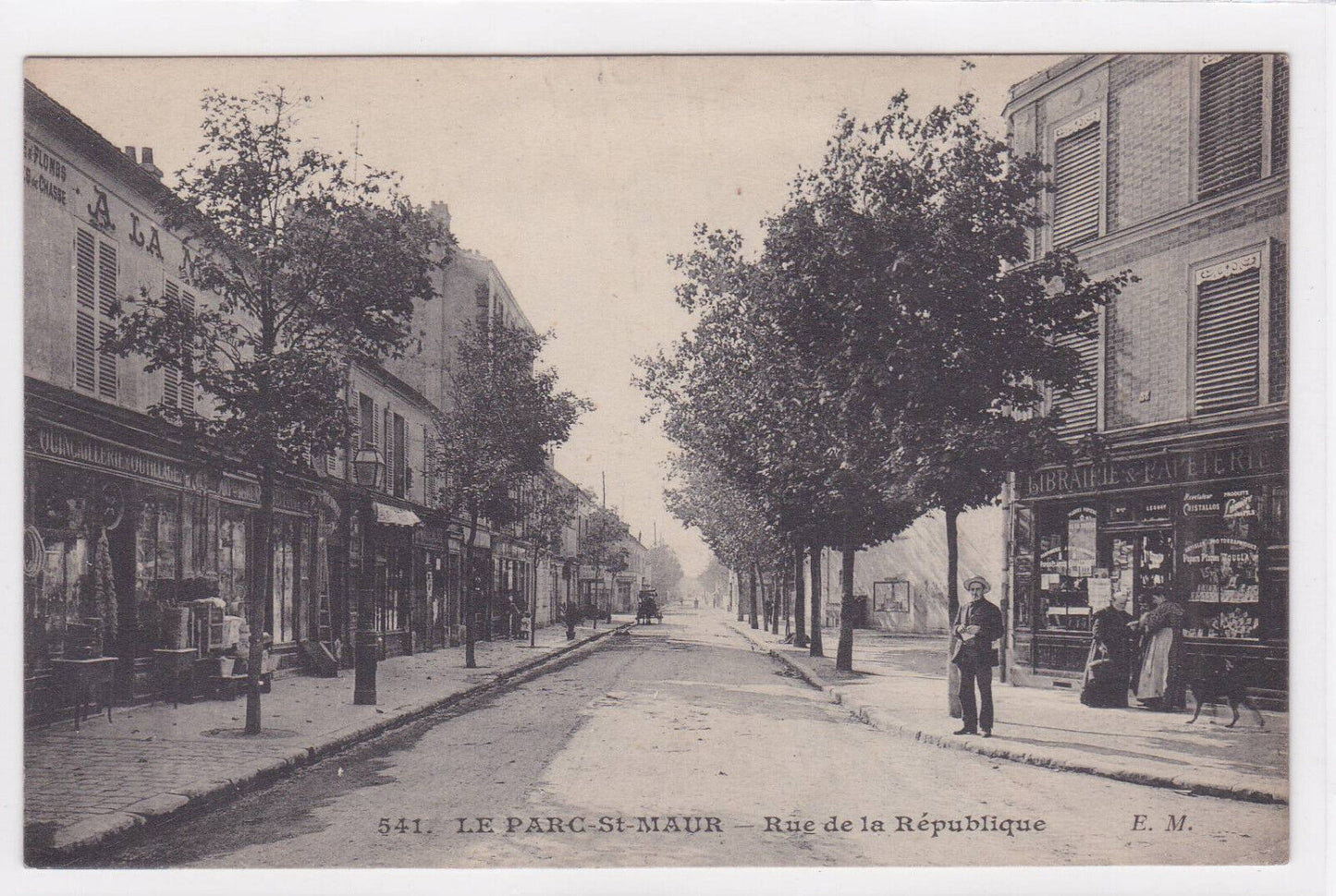 OLD POSTCARD CPA LE PARC-ST-MAUR RUE DE LA REPUBLIQUE