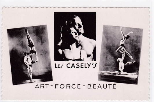 CARTE POSTALE CPSM LES CASELY'S ART FORCE BEAUTE SPECTACLE CIRQUE ACROBATES
