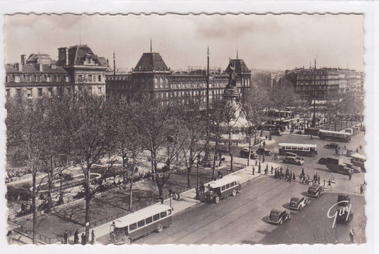 CARTE POSTALE CPSM PARIS ET SES MERVEILLES PLACE DE LA REPUBLIQUE