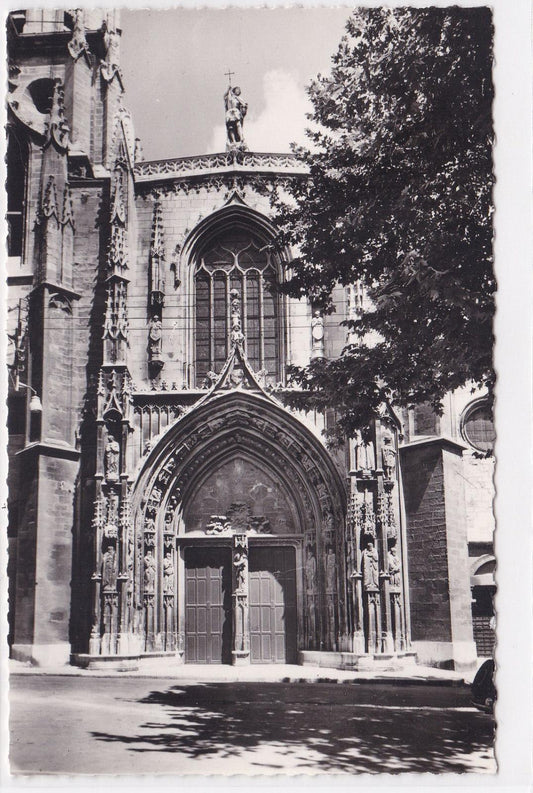 POSTCARD CPSM AIX-EN-PROVENCE THE PORCH AND THE CATHEDRAL