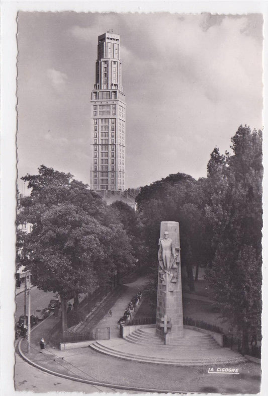 POSTCARD CPSM AMIENS PLACE RENE GOBLET MONUMENT MARECHAL LECLERC SOMME 