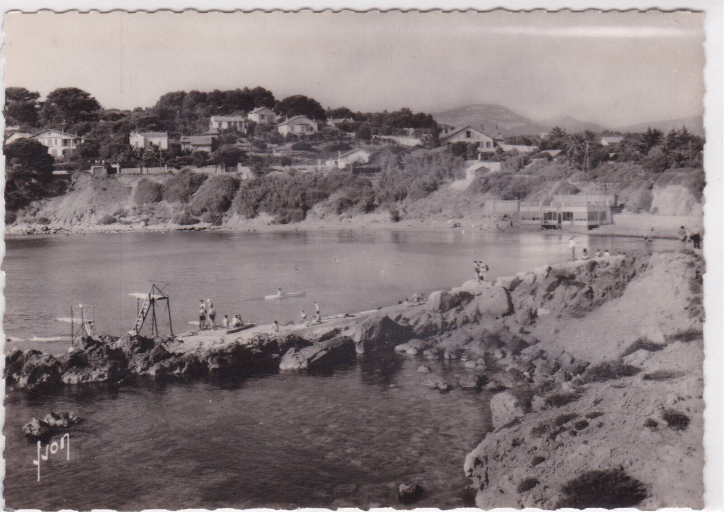 CARTE POSTALE CPSM SANARY LA PLAGE ET LA BAIE DE PORT ISSOL VAR MER