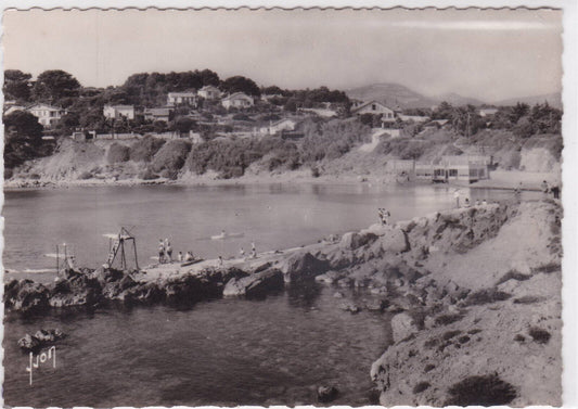 CARTE POSTALE CPSM SANARY LA PLAGE ET LA BAIE DE PORT ISSOL VAR MER