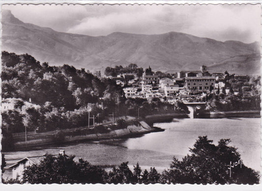 POSTCARD CPSM HENDAYE THE OLD TOWN AND THE BIDASSOA BASSES-PYRENEES 