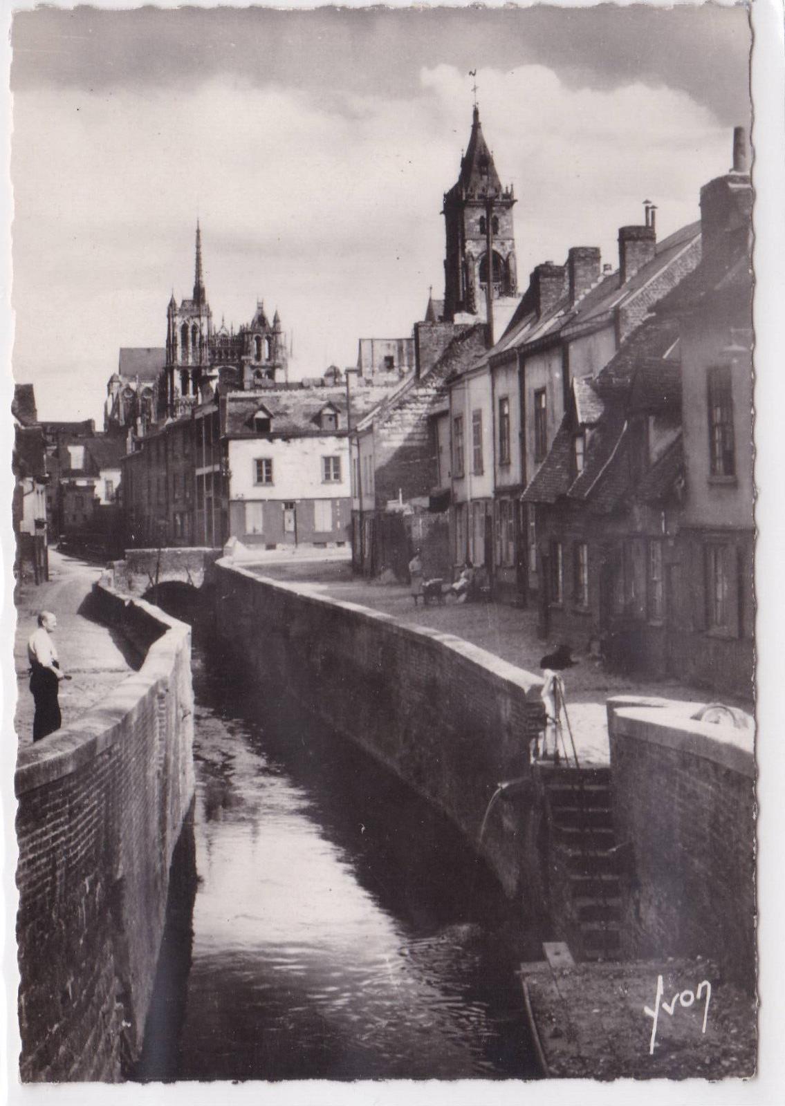 CARTE POSTALE CPSM AMIENS SOMME LA RUE BASSE DES TANNEURS