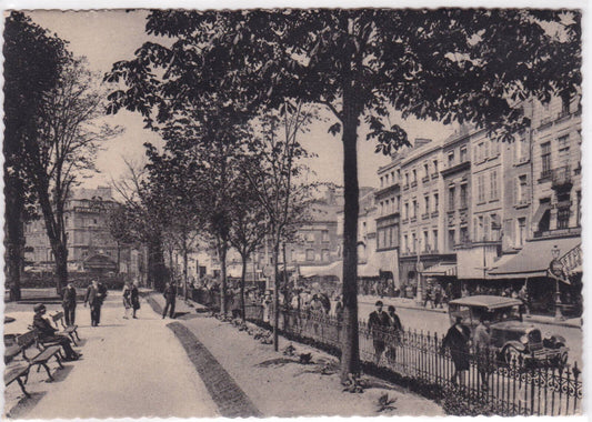 POSTCARD CPSM AMIENS PLACE AND SQUARE R. GOBLET 