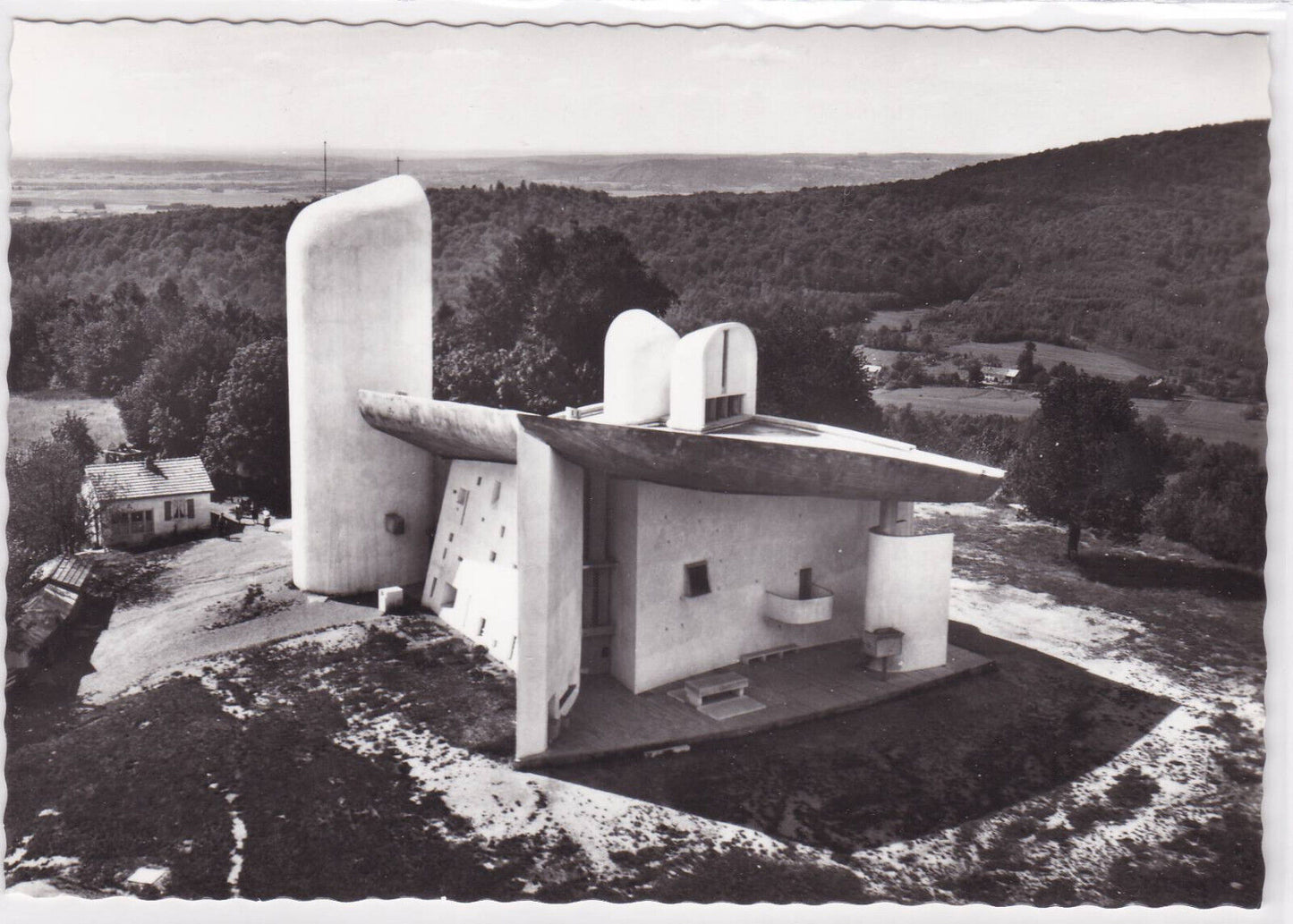 CPSM CARTE POSTALE EN AVION AU-DESSUS DE RONCHAMP CHAPELLE LE CORBUSIER