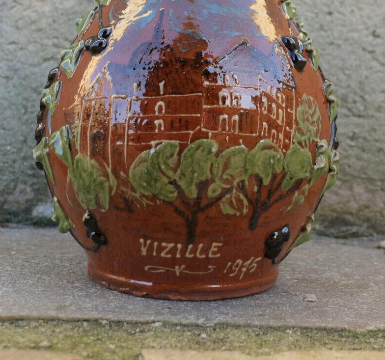 ANCIEN PICHET ALCOOL VIN COL PINCE VIZILLE 1975 SOUVENIR DECO ROMANCHE ISERE