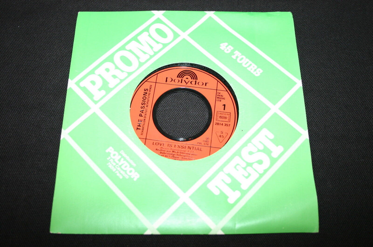 THE PASSIONS   SP 45T 7"   LOVE IS ESSENTIAL / JUMP FOR JOY   1982   PROMO RARE