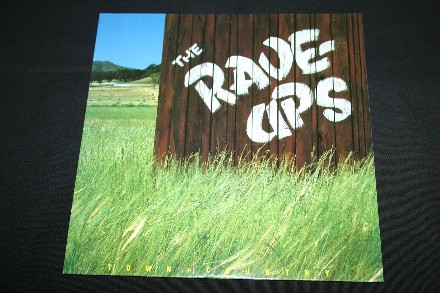 THE RAVE UPS   LP 33T 12"   TOWN + COUNTRY   1986