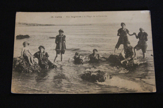 CPA CETTE (SETE)   Nos baigneuses à la Plage de la Corniche