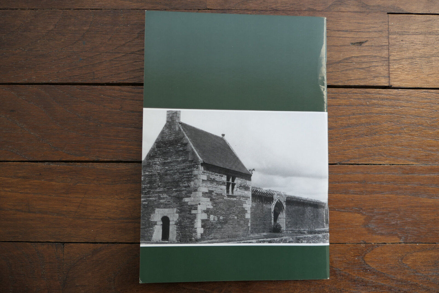 CHATEAUX ET MANOIRS EN PAYS BIGOUDEN BRETAGNE FINISTERE HISTOIRE REGIONALISME