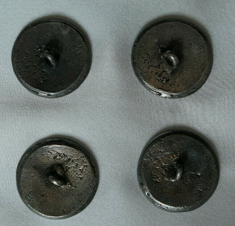 SERIE LOT 4 ANCIENS BOUTONS METAL DEUX PERSONNAGES COLLECTION MERCERIE VINTAGE