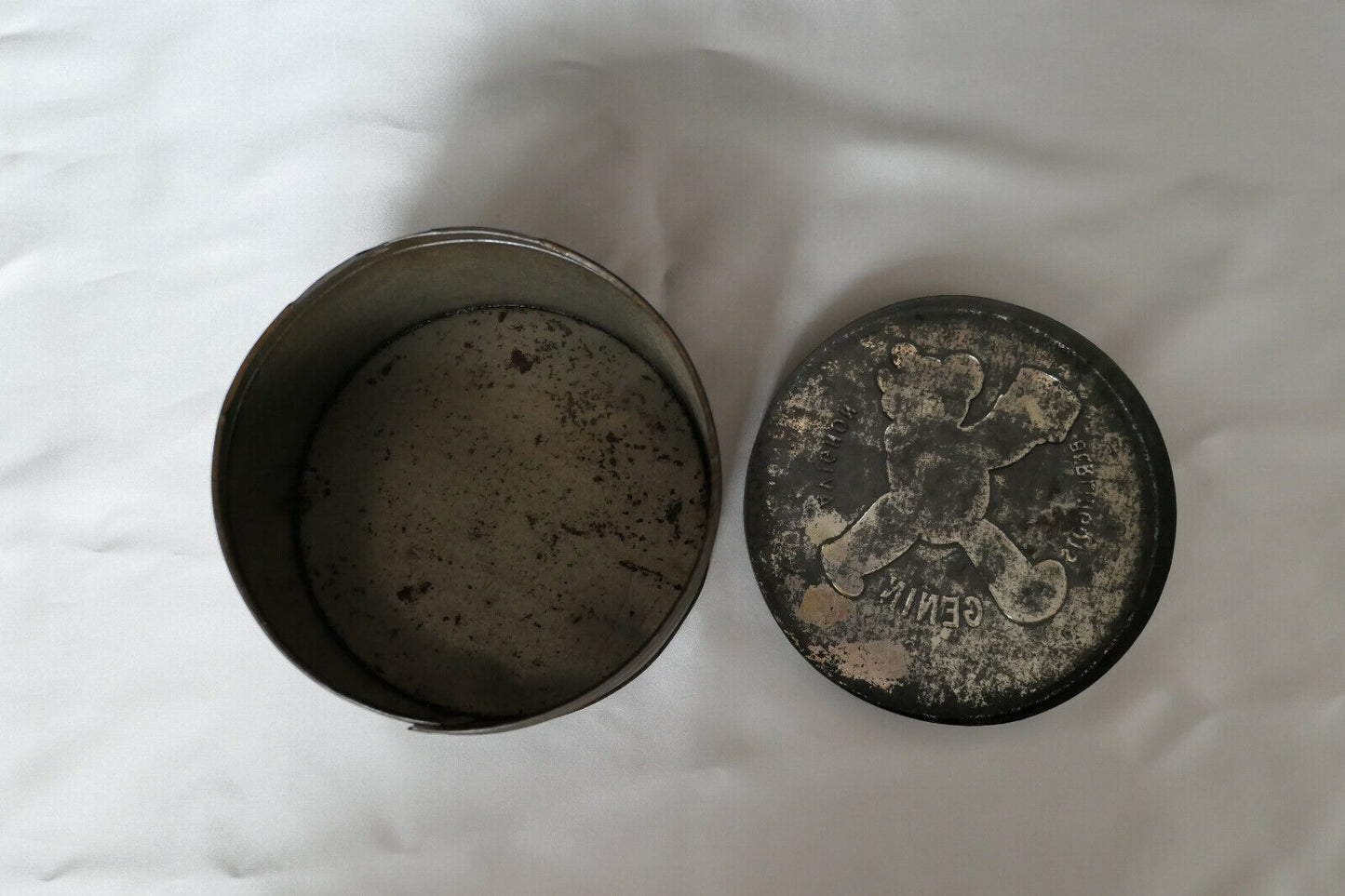 ANCIENNE BOITE TOLE BERLINGOTS DE CARPENTRAS GENIN AVIGNON 1KG COLLECTION