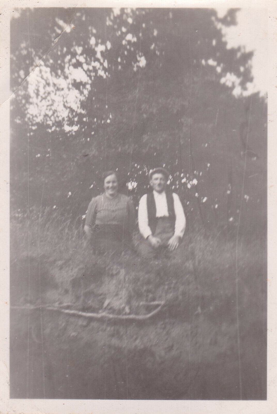 VINTAGE SNAPSHOT PHOTO ANONYME COUPLE CAMPAGNE FLOU BLURRY