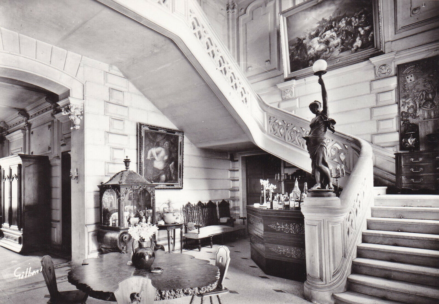 POSTCARD CPSM / CHATEAU DE NIEUIL / HOSTELLERIE / THE HONORARY STAIRCASE 