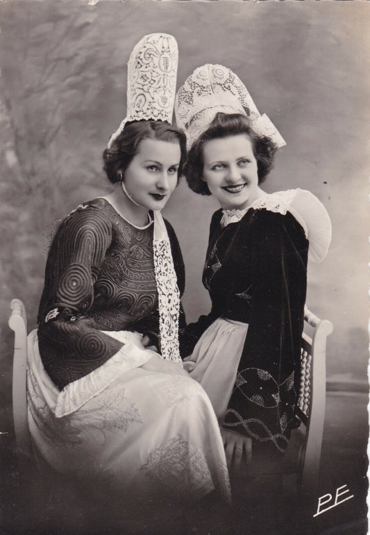 ANCIENNE CARTE POSTALE CPSM 29 BIGOUDENNE ET FOUESNANTAISE