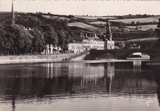 ANCIENNE CARTE POSTALE CPSM 29 CHATEAULIN / LES QUAIS ET LA RIVIERE