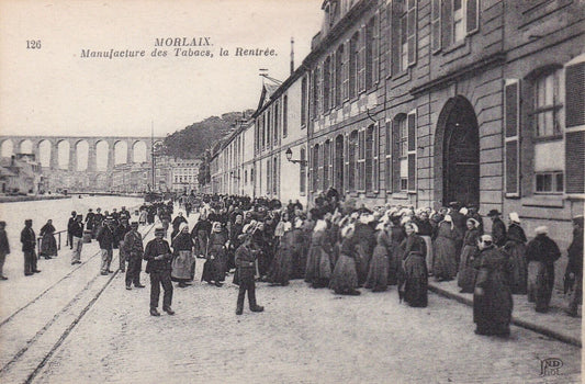 CPA 29 MORLAIX / MANUFACTURE DES TABACS, LA RENTREE