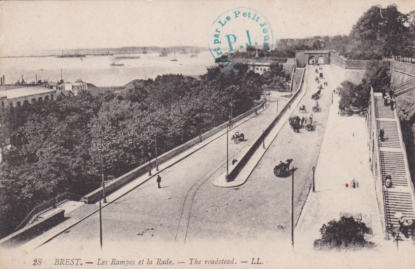 ANCIENNE CARTE POSTALE CPA BREST / LES RAMPES ET LA RADE / THE ROADSTEAD LL 28