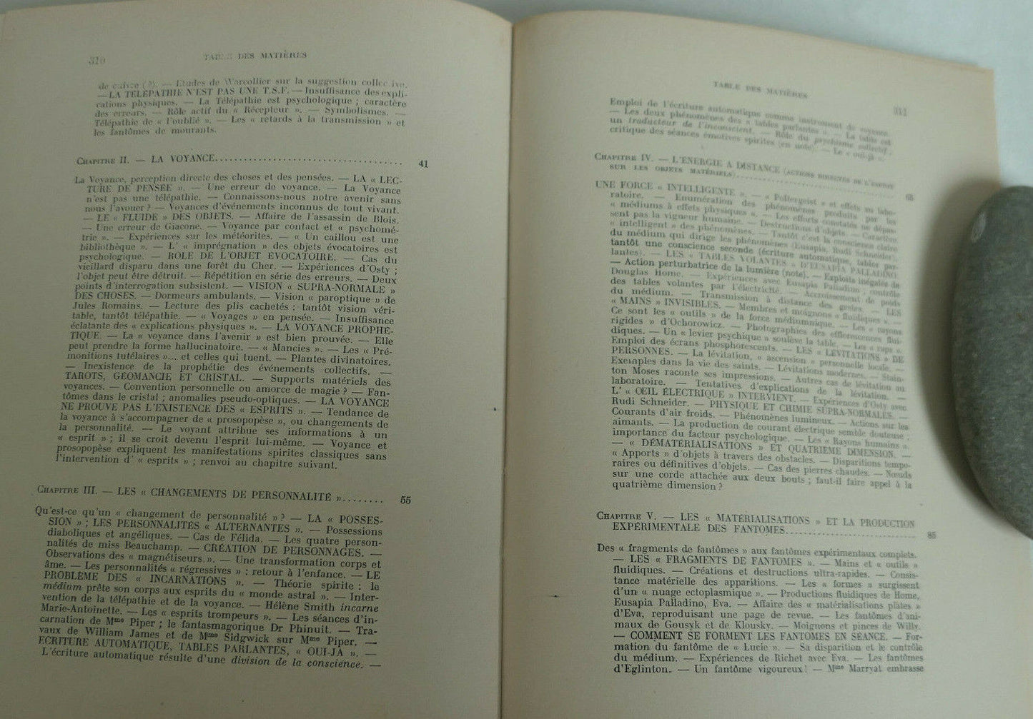 LES FANTOMES DEVANT LA SCIENCE / PIERRE DEVAUX / EDITIONS MAGNARD 1954